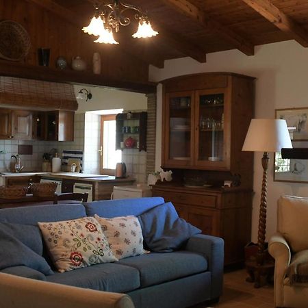 Localita S Cecilia 30, Urbania Apartment Bagian luar foto