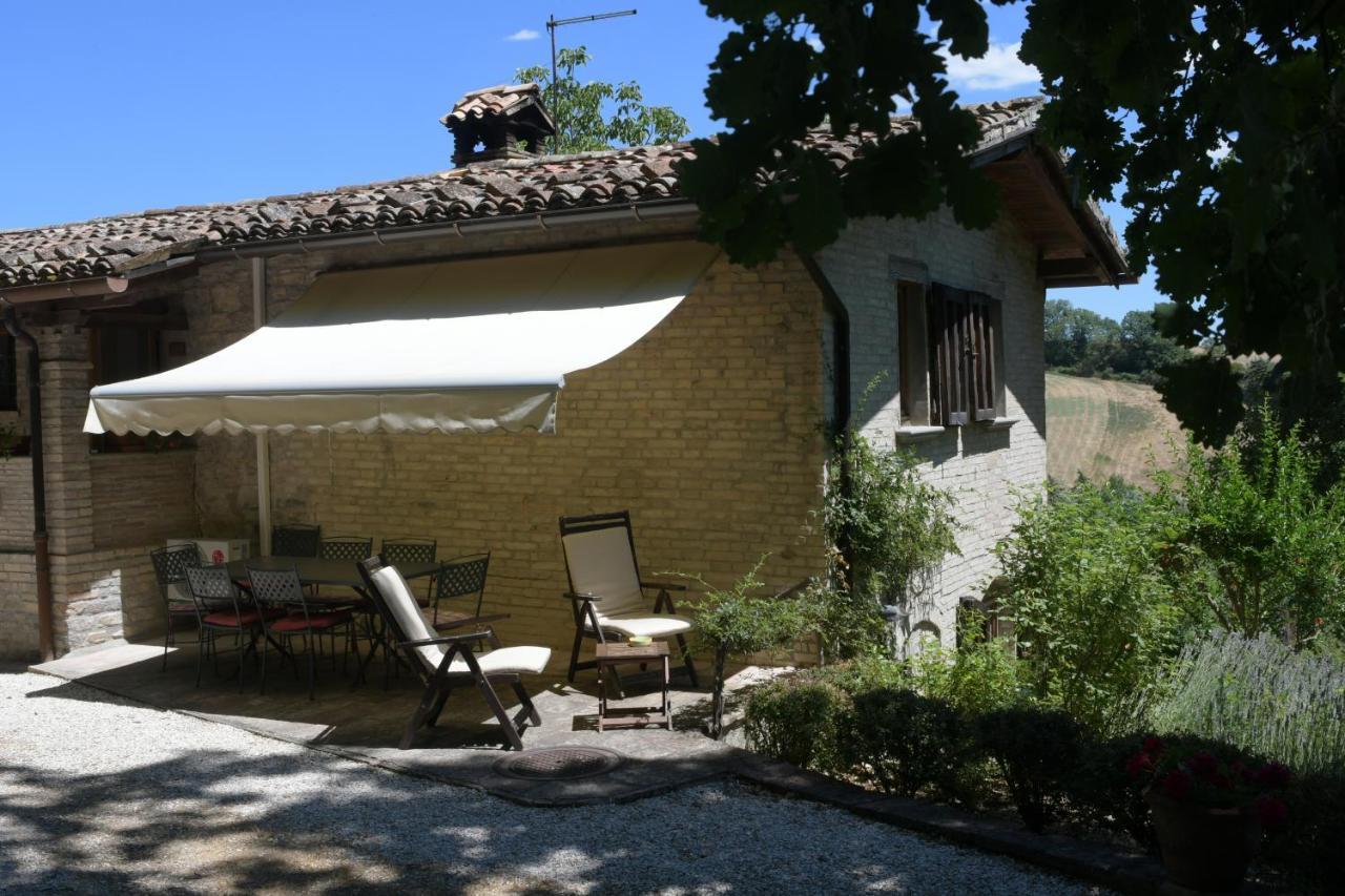 Localita S Cecilia 30, Urbania Apartment Bagian luar foto