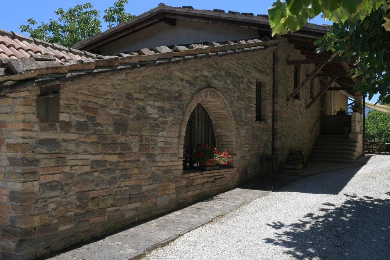Localita S Cecilia 30, Urbania Apartment Bagian luar foto